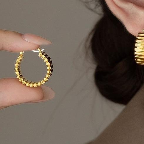 Gold wide edge satin ribbon metal earrings, women's niche high-end feeling, 925 silver stud post earrings, unique temperament earrings
