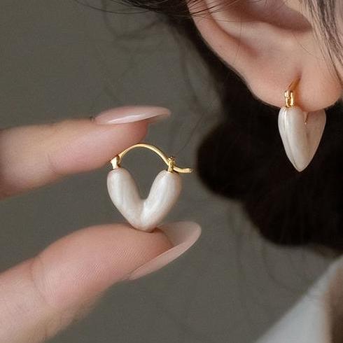 Liu Yifei Inspired Heart-Shaped Drop Earrings with Elegant Female Design, High-End Glazed Finish, Unique Temperament, Ear Buckle Style