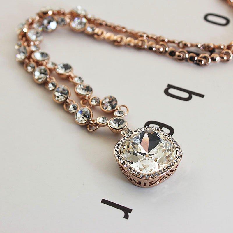 A set of high-end bride's sparkling crystal necklace earrings combination, trendy internet celebrity fashion collarbone chain jewelry