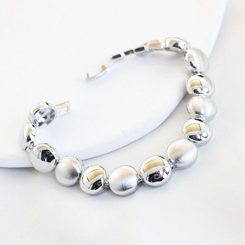 Authentic European & American Geometric Circular Frosted Women's Bracelet - 2025 Trendy Versatile Temperament Jewelry