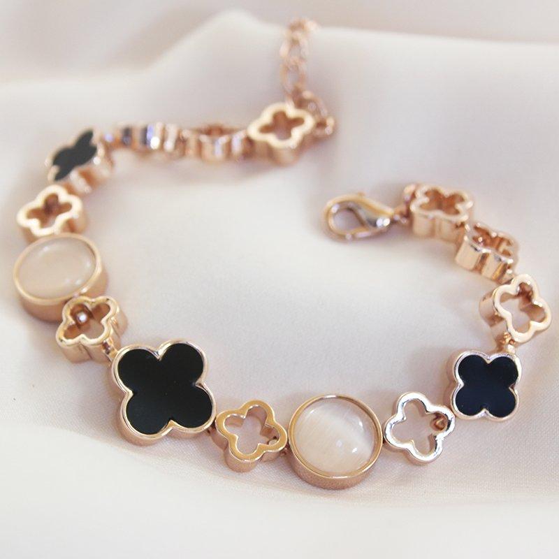Exquisite Lucky Clover Bracelet for Women - Simple & Stylish Korean Fashion Accessory