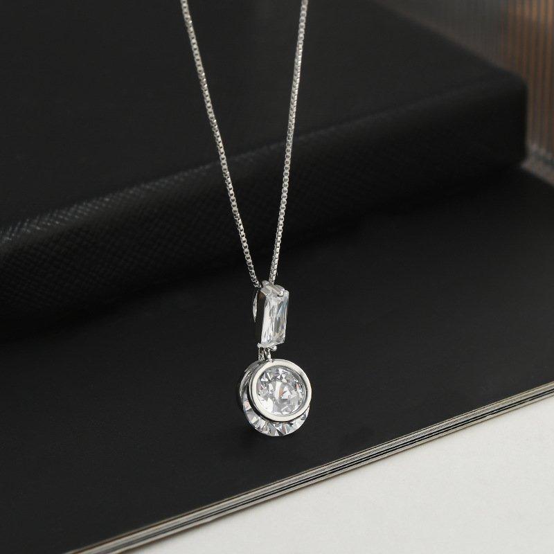 Japanese and Korean style simple and versatile necklace, 2024 new fashion, exquisite temperament, summer accessories, women's collarbone chain accessories