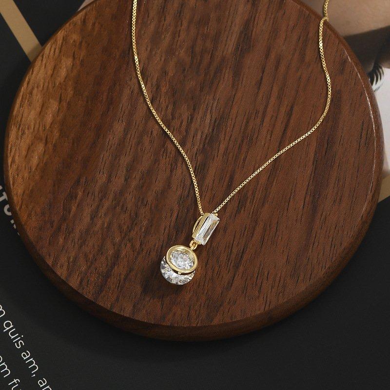 Japanese and Korean style simple and versatile necklace, 2024 new fashion, exquisite temperament, summer accessories, women's collarbone chain accessories