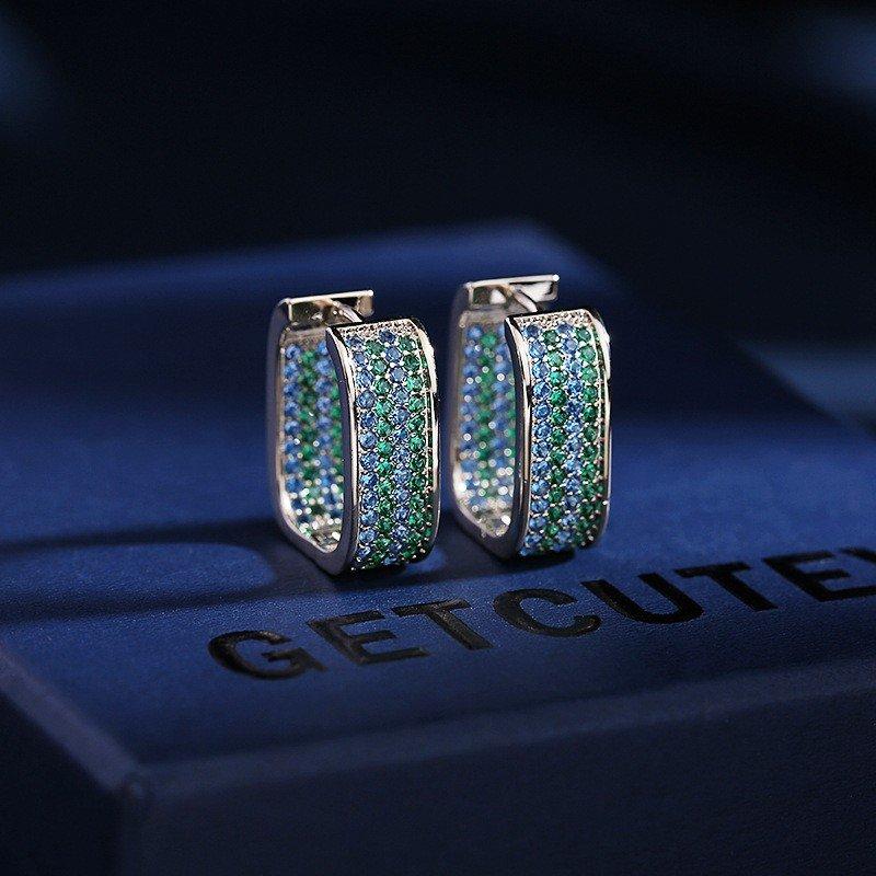 Light luxury style high-end earrings from South Korea, new geometric simple and versatile, micro inlaid with zirconium three-dimensional square earrings and ear buckles