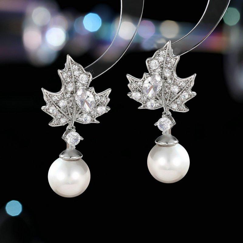 Retro style maple leaf pearl earrings, new S925 pure silver stud post anti allergy long crystal elegant earrings, trendy earrings