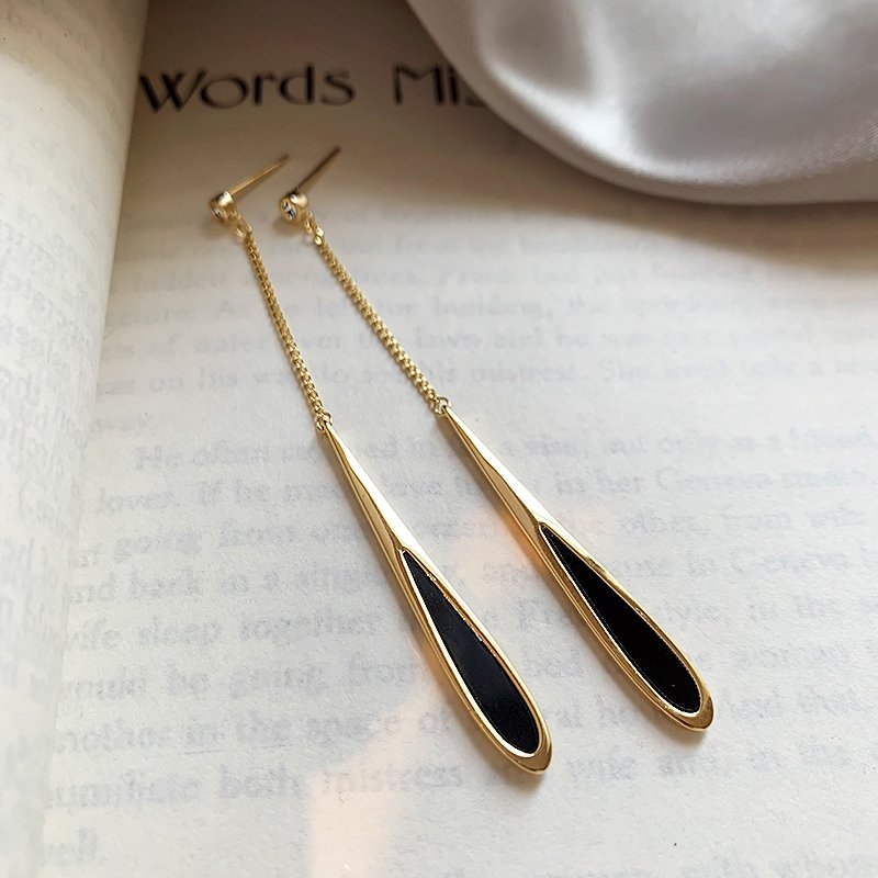 2025 Trendy Black Water Droplet Earrings for Women - Luxurious 925 Sterling Silver Studs