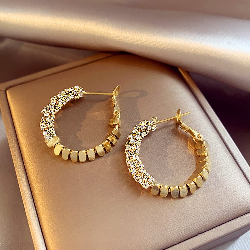 Broken silver unique gold circle earrings, niche, light luxury, high-end feeling earrings, summer 2024 new popular earrings