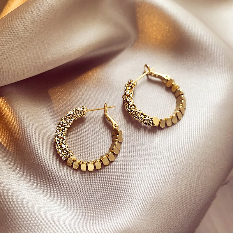 Broken silver unique gold circle earrings, niche, light luxury, high-end feeling earrings, summer 2024 new popular earrings