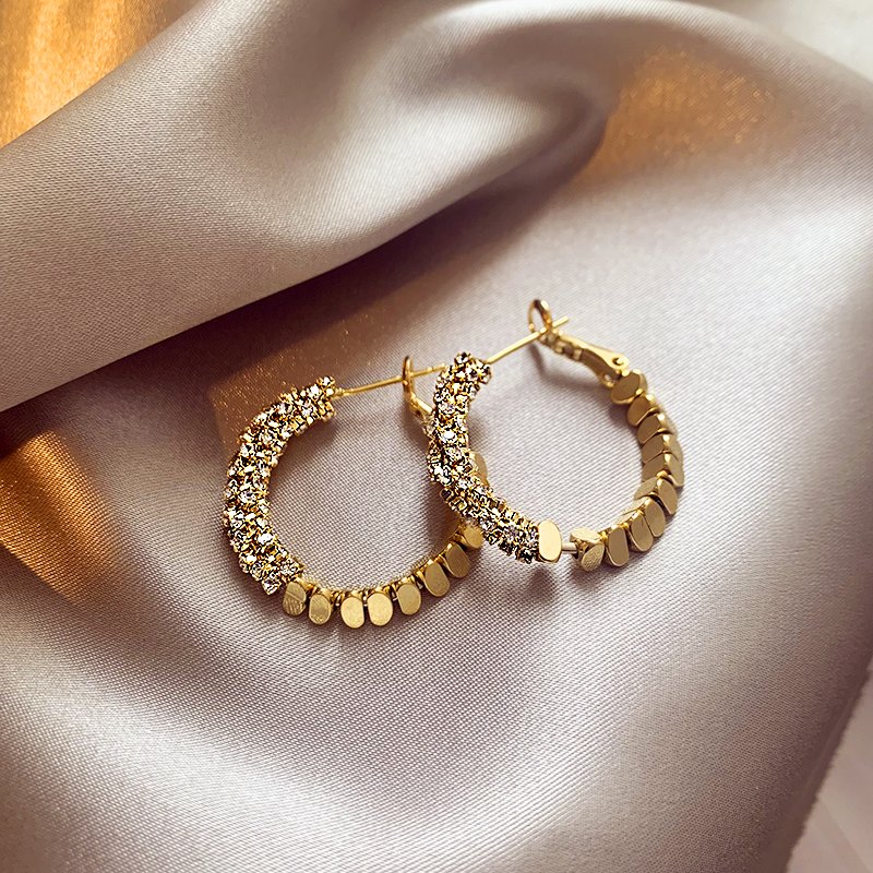 Broken silver unique gold circle earrings, niche, light luxury, high-end feeling earrings, summer 2024 new popular earrings