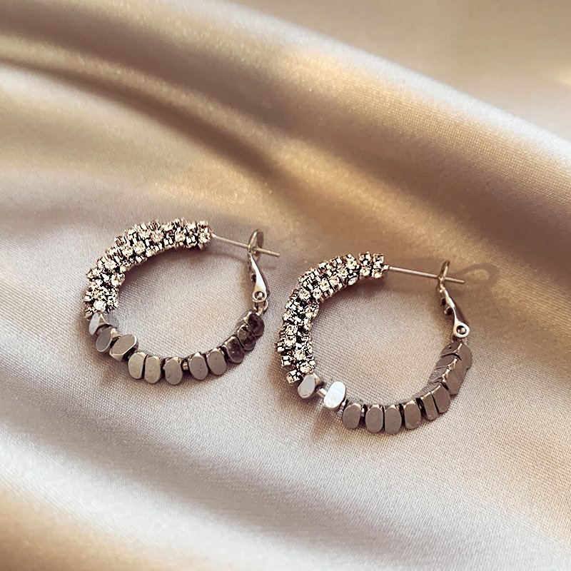 Broken silver unique gold circle earrings, niche, light luxury, high-end feeling earrings, summer 2024 new popular earrings