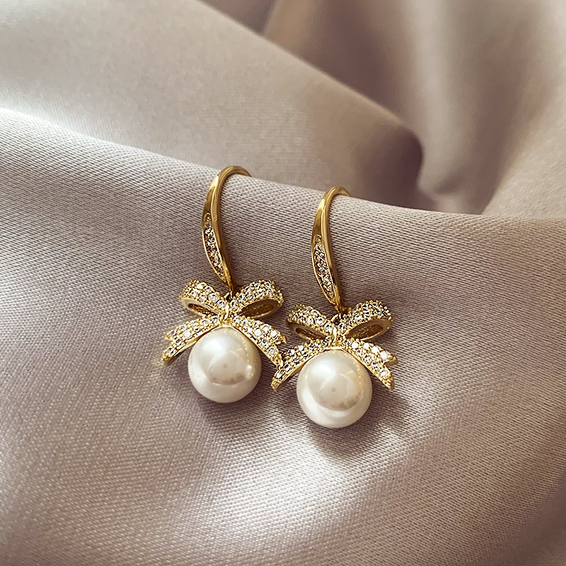 Butterfly Knot Pearl Earrings for Women 2024 New Popular Style High End Earrings with Light Luxury Charm Earrings and Earrings