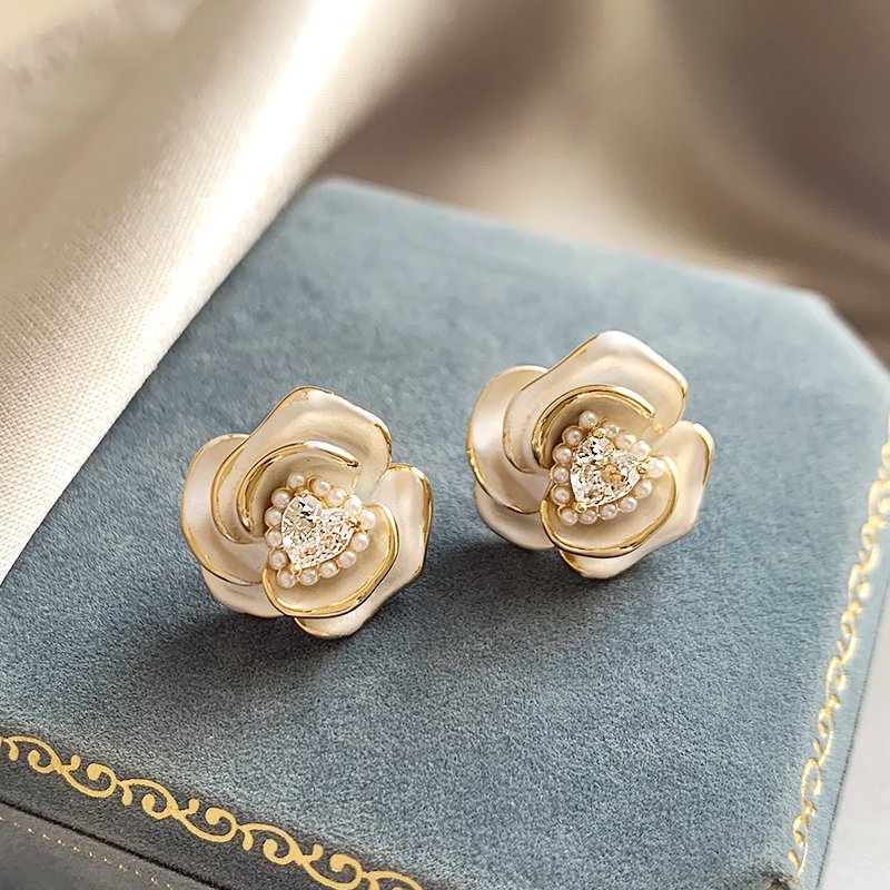 Camellia pearl earrings for women 2024 new popular high-end earrings 925 pure silver stud post light luxury niche earrings