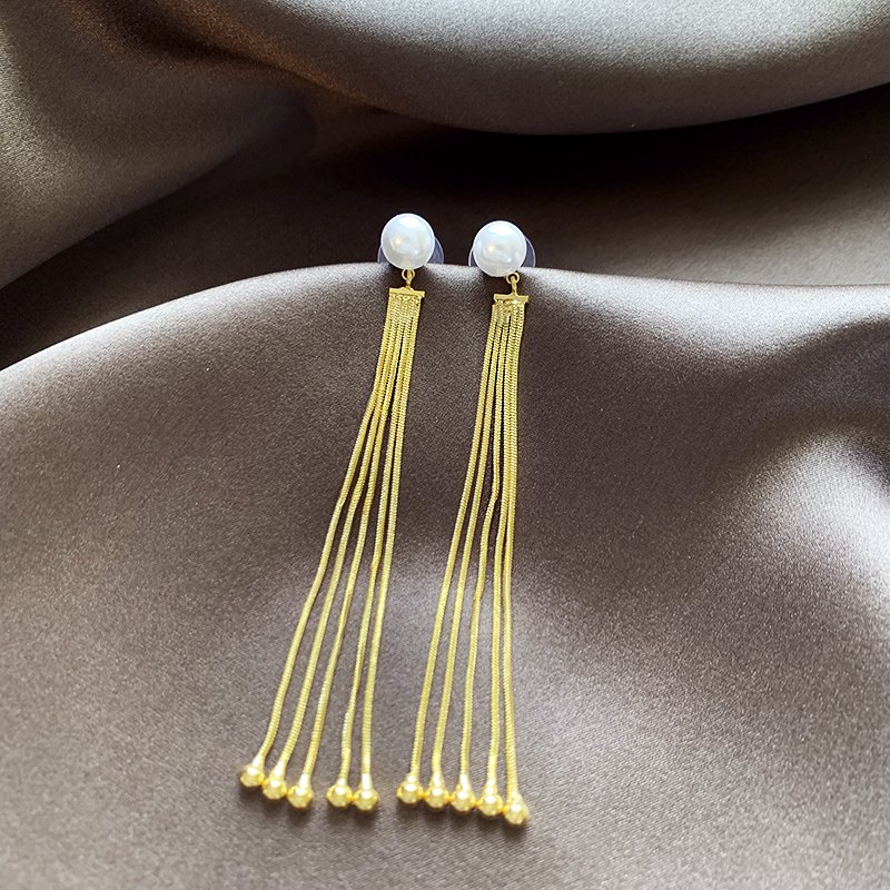 Gold long tassel pearl earrings, women's light luxury high-end earrings, niche and unique earrings, 2024 new popular item