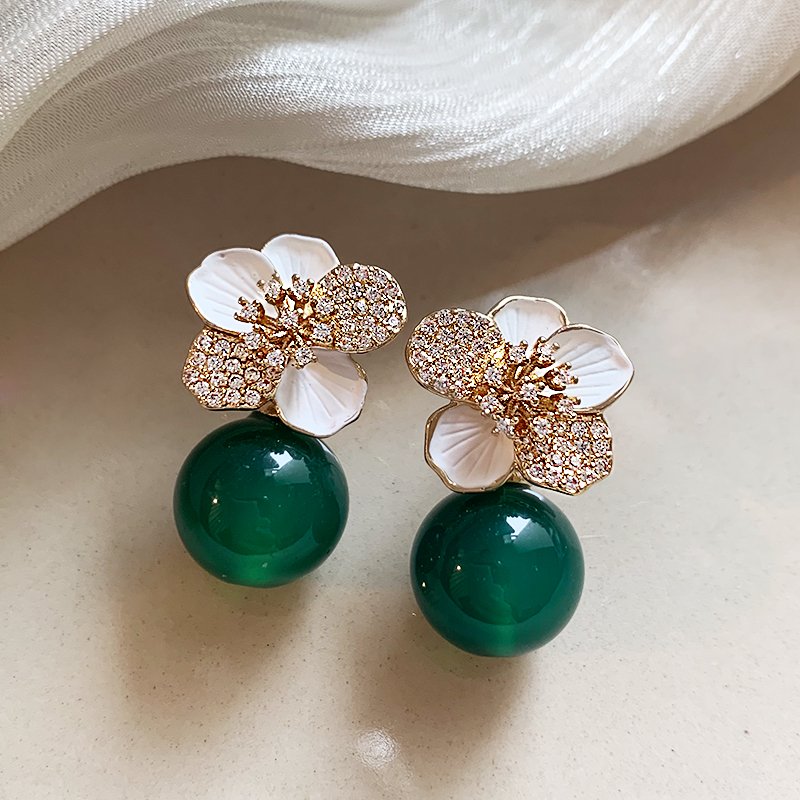 Grandmother's Green Flower Unique Earrings 2024 New Explosive High End Summer Earrings Female Temperament Atmospheric Earrings