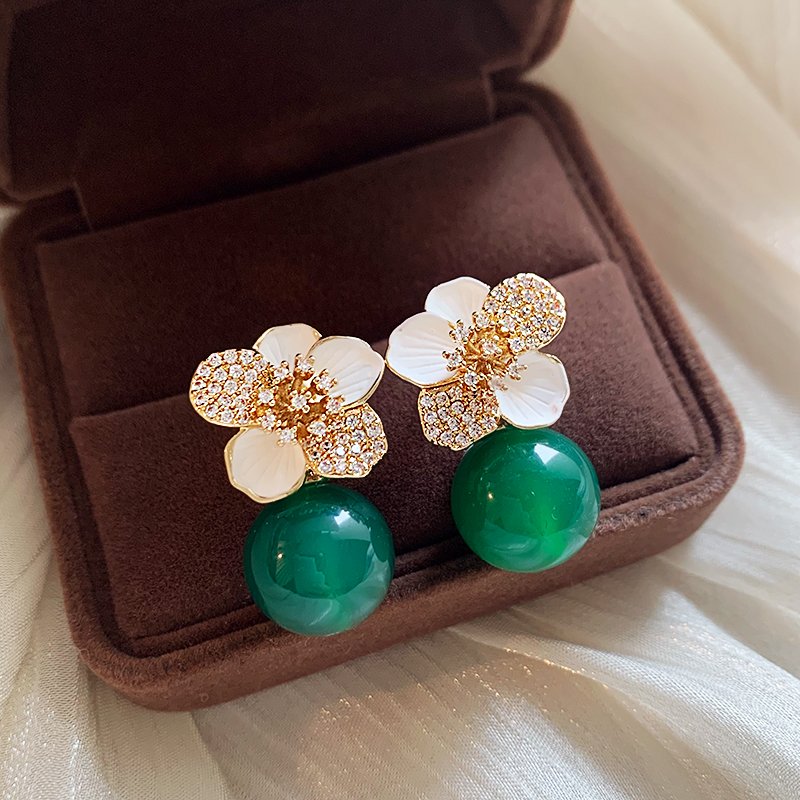 Grandmother's Green Flower Unique Earrings 2024 New Explosive High End Summer Earrings Female Temperament Atmospheric Earrings