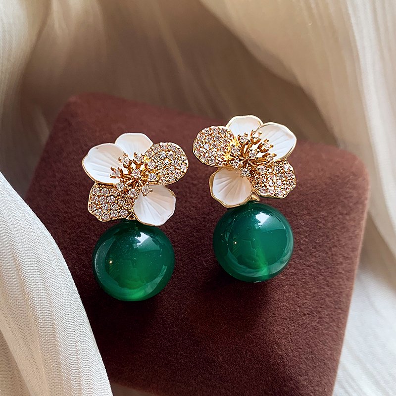 Grandmother's Green Flower Unique Earrings 2024 New Explosive High End Summer Earrings Female Temperament Atmospheric Earrings