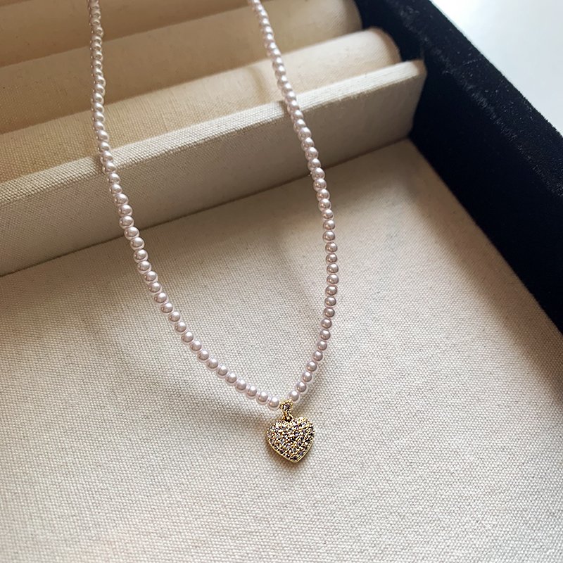 Love Pearl Necklace Women's 2024 New Jewelry Pendant Neck Chain Luxury Light Luxury Niche Clavicle Chain Accessories