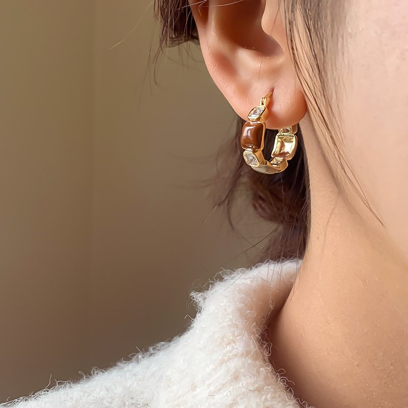 Melad Coffee Color Ear Buckle for Women 2024 New Popular Style Elegant Earrings Light Luxury Premium Unique Earrings