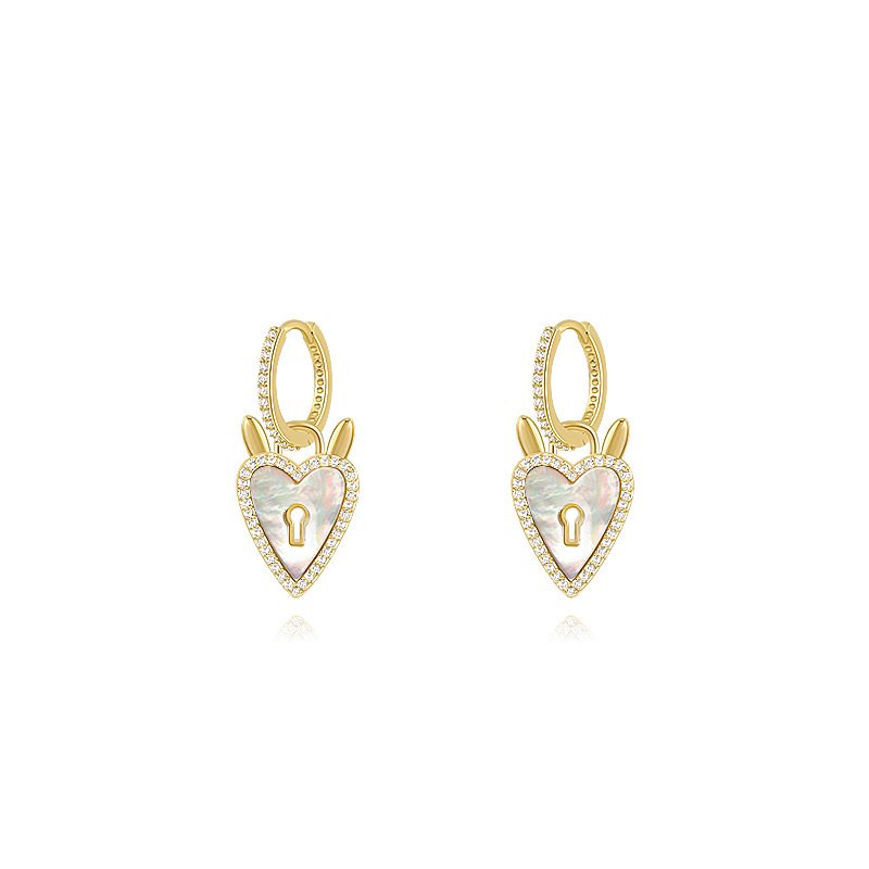 Original Open Heart Shell Peach Heart Earrings 2024 New Popular High End Earrings with Female Temperament Unique Earrings