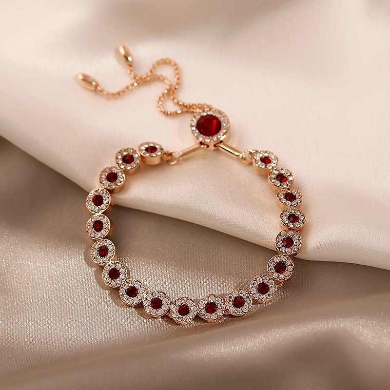 Red Crystal Retro Bracelet for Women 2024 New Popular Ins Niche Bracelet Premium Cold Wind Hand Accessories