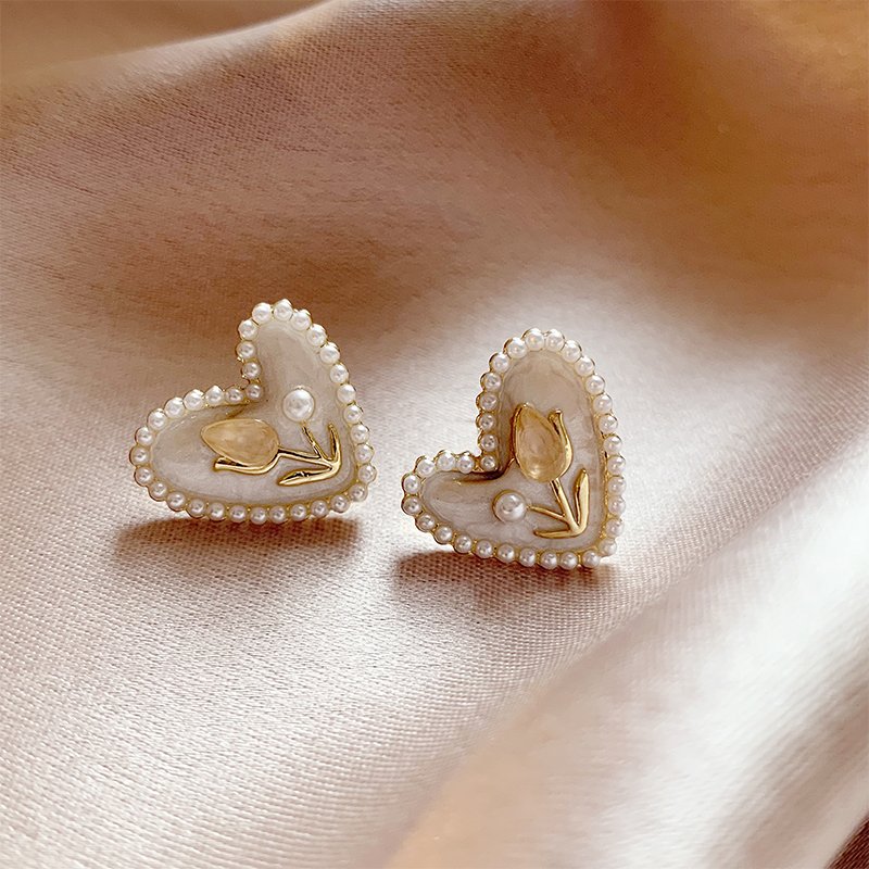 Tulip Love Pearl Earrings for Women, 2024 New Popular Style, Light Luxury, High Grade, Elegant, Elegant Earrings and Accessories