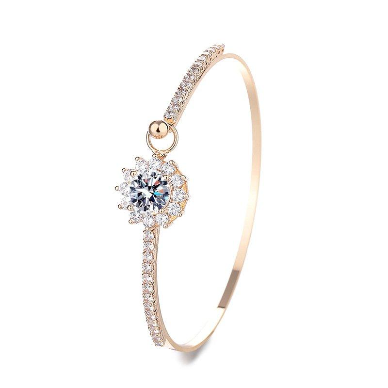 Minimalist Sunflower Bracelet, Women's Light Luxury Style, Fashionable and Exquisite Imitation of Moissanite Cross border Explosive Open Hand Jewelry