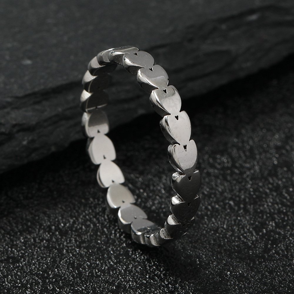 Fashionable titanium steel ring with simple cutting and solid heart ring for couples, paired with stainless steel ring accessories