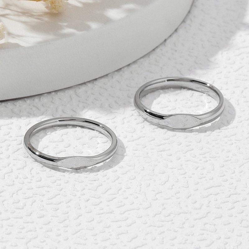 Stainless steel jewelry, fashionable and luxurious, 4mm light plate with engraved characters for couples, titanium steel ring, ring, female origin factory