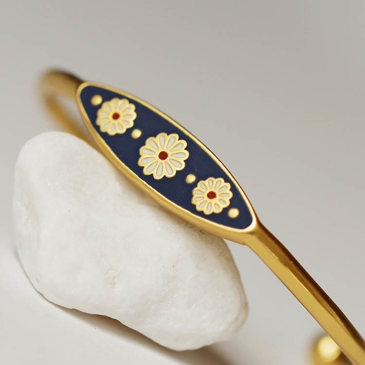 Niche Design Hot Brand Y Single Export Enamel Daisy Shaped Retro Bracelet Haute Couture